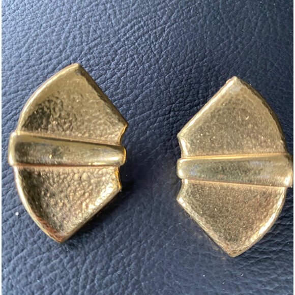 Vintage Monet Gold-Tone Shield Clip-On Earrings Retro Geometric Design J0221 - Picture 1 of 7